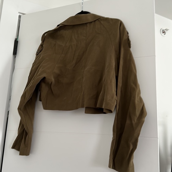 NWT cropped blazer - Picture 3 of 3